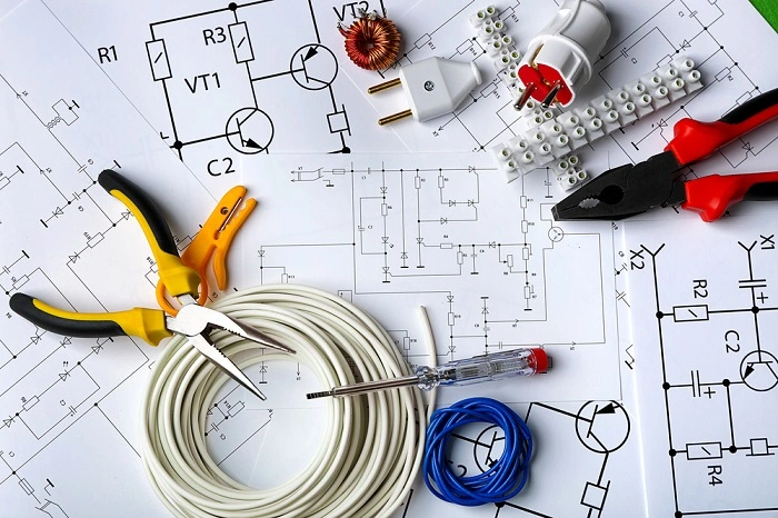 مهارت‌ ها و دانش‌ های ضروری برای موفقیت در رشته برق ساختمان